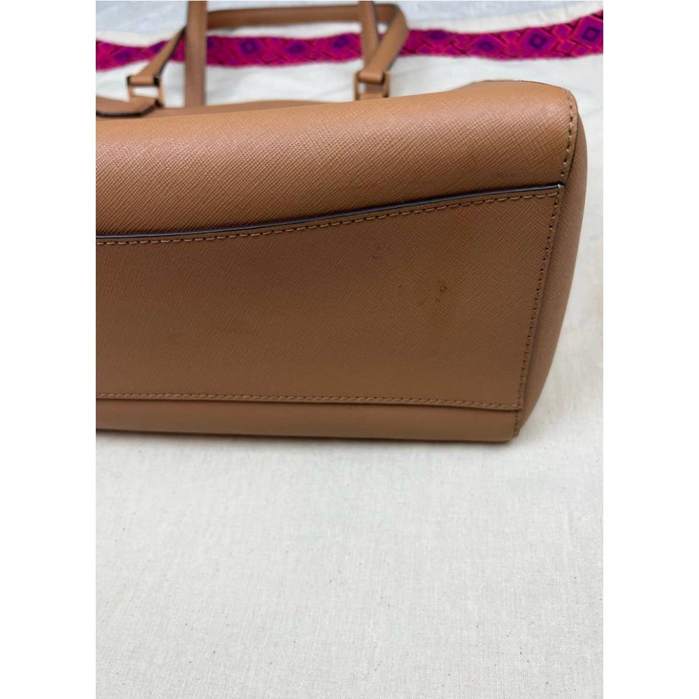 Tory Burch Robinson Saffiano Tan Leather Shoulder Tote Purse, Smoke, Pet Free. - Picture 5 of 11